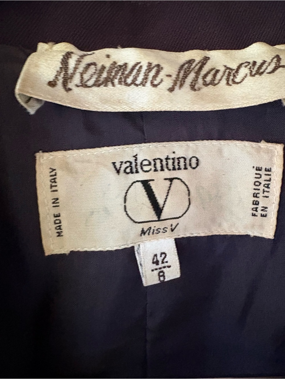 Vintage Valentino Double-Breasted Navy Blazer - Picture 3 of 14
